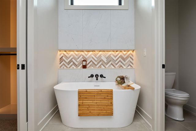 12025 Meadow Springs Drive, Johnston, IA 50131