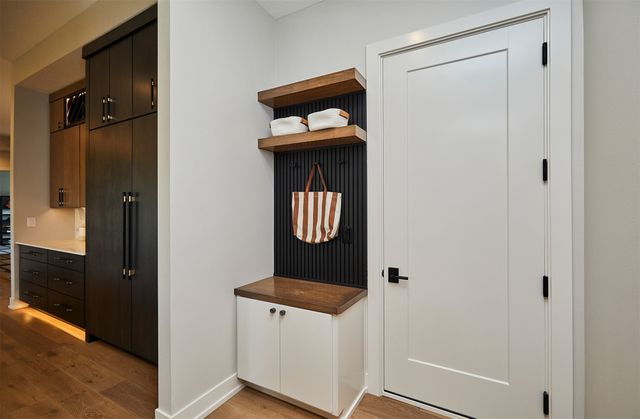 12025 Meadow Springs Drive, Johnston, IA 50131