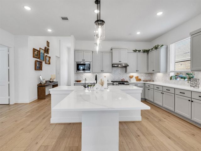 2211 Cherry Bridge Lane, Tomball, TX 77375