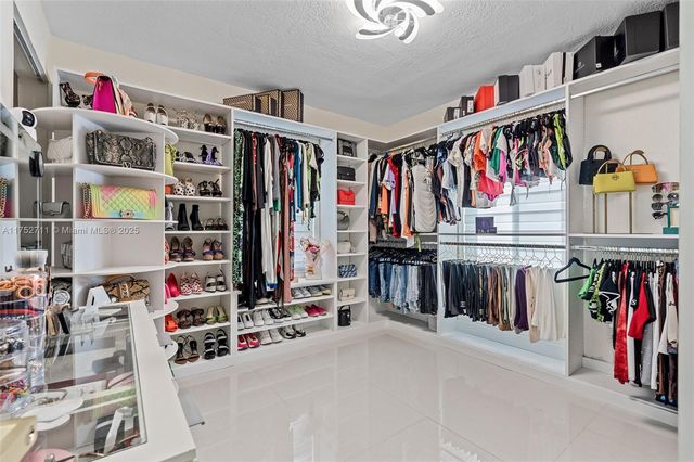 9251 Little River Blvd, Miami, FL 33147