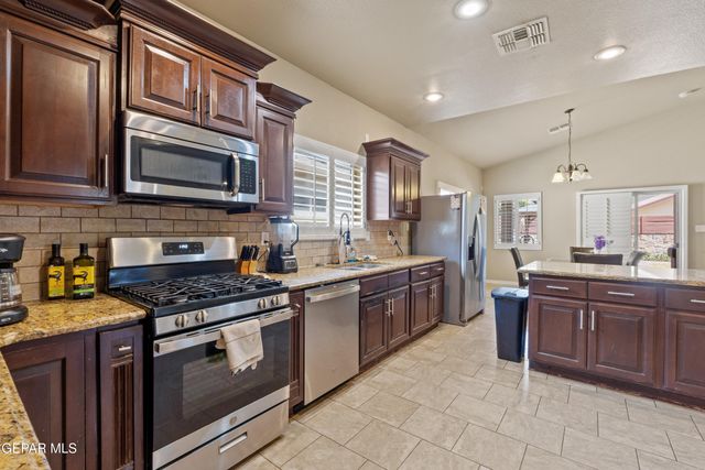 14689 HUNTERS GROVE Avenue, El Paso, TX 79938