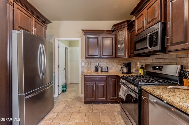 14689 HUNTERS GROVE Avenue, El Paso, TX 79938