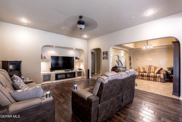 14689 HUNTERS GROVE Avenue, El Paso, TX 79938