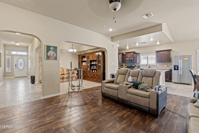 14689 HUNTERS GROVE Avenue, El Paso, TX 79938
