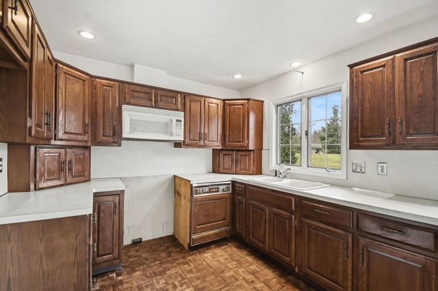 6349 Greenway Drive SE, Grand Rapids, MI 49546