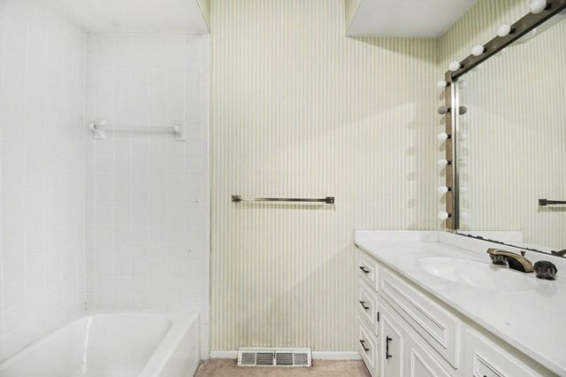 6349 Greenway Drive SE, Grand Rapids, MI 49546