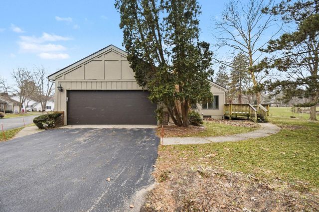 6349 Greenway Drive SE, Grand Rapids, MI 49546