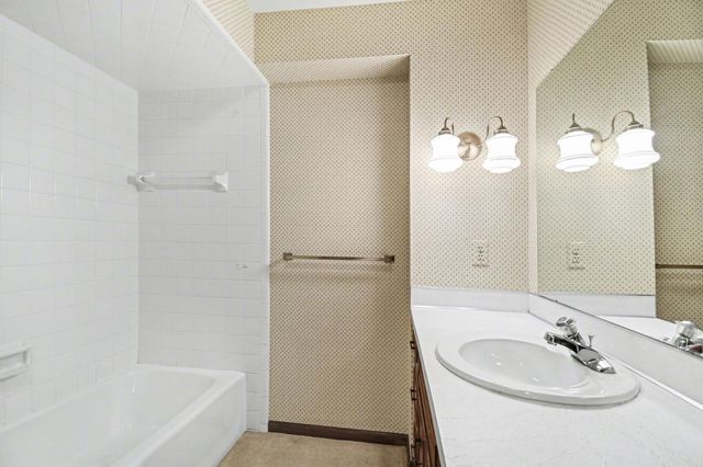 6349 Greenway Drive SE, Grand Rapids, MI 49546