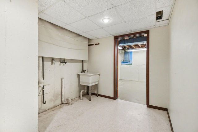 6349 Greenway Drive SE, Grand Rapids, MI 49546