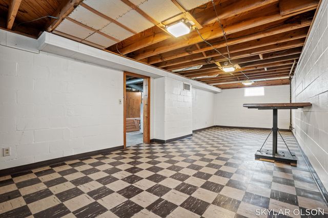 1099 Francis Avenue, Muskegon, MI 49442