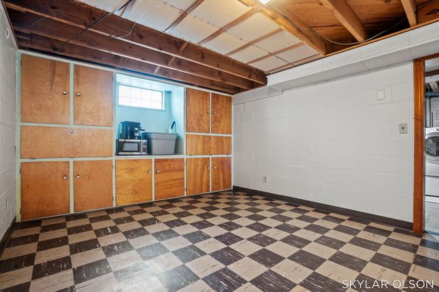 1099 Francis Avenue, Muskegon, MI 49442