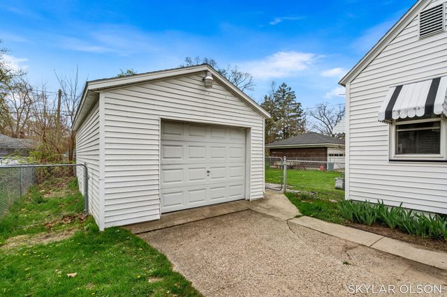 1099 Francis Avenue, Muskegon, MI 49442