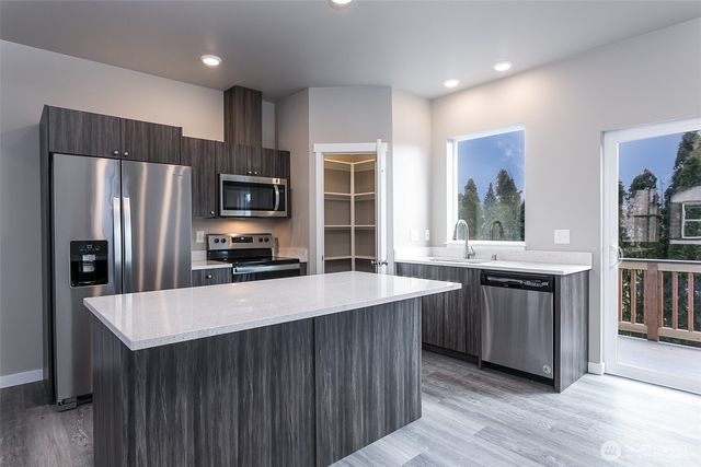 1817 Eastgate Loop, Ferndale, WA 98248