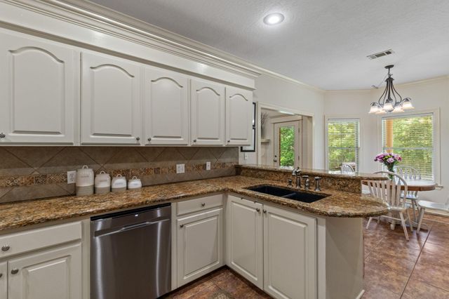 105 Morrell Cir., Hattiesburg, MS 39402