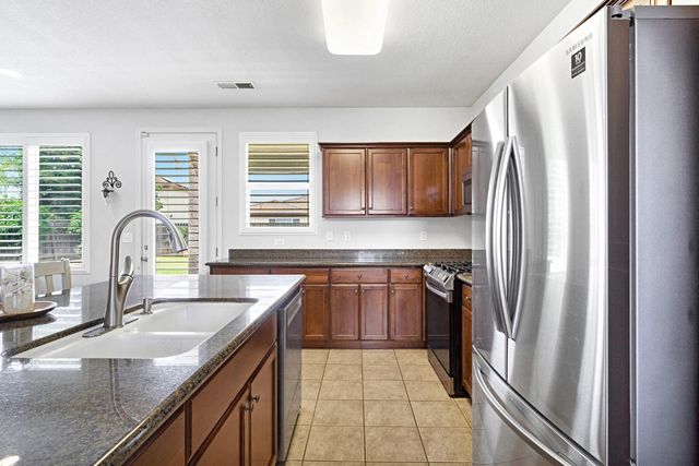 7382 E Fedora Avenue, Fresno, CA 93737