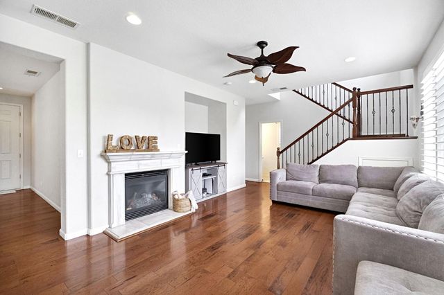7382 E Fedora Avenue, Fresno, CA 93737