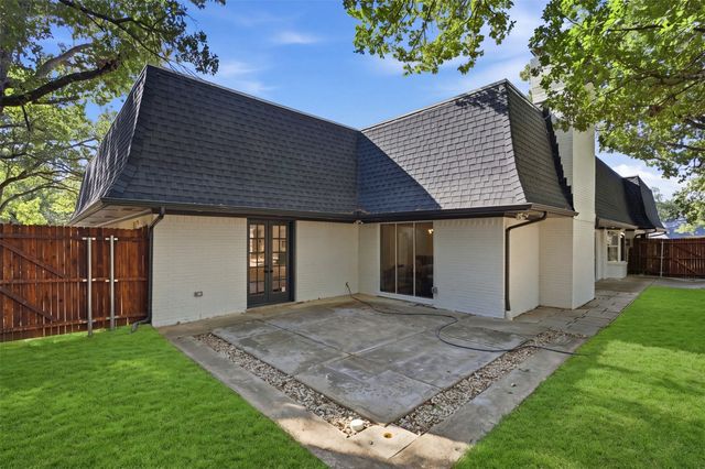 2221 Woodbrook Street, Denton, TX 76205