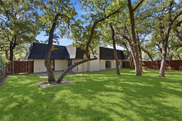 2221 Woodbrook Street, Denton, TX 76205