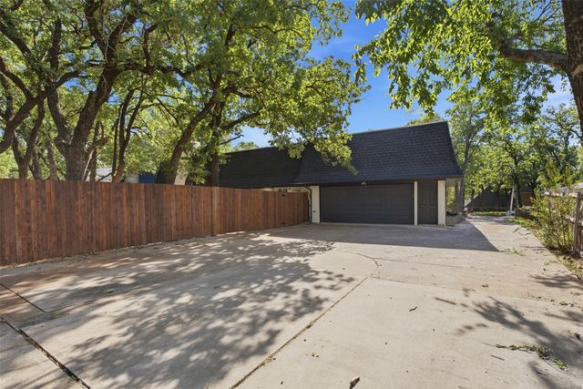 2221 Woodbrook Street, Denton, TX 76205