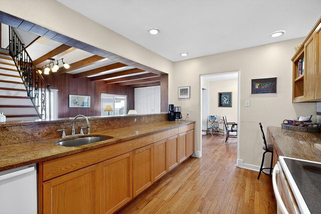 805 RIDGECREST Drive SE, Albuquerque, NM 87108