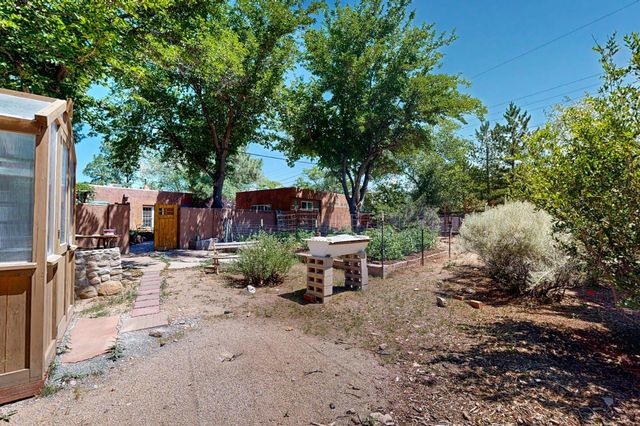 805 RIDGECREST Drive SE, Albuquerque, NM 87108