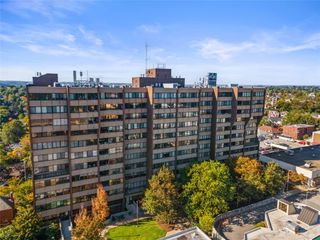 750 Washington Rd 1006, Mt Lebanon, PA 15228