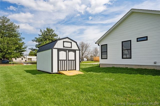 8301 Salem Church Road, Charlestown, IN 47111