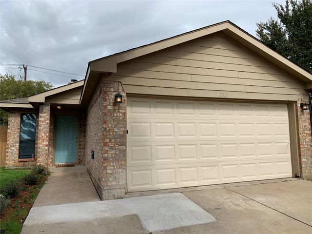 1021 Olivewood Lane, Fort Worth, TX 76140
