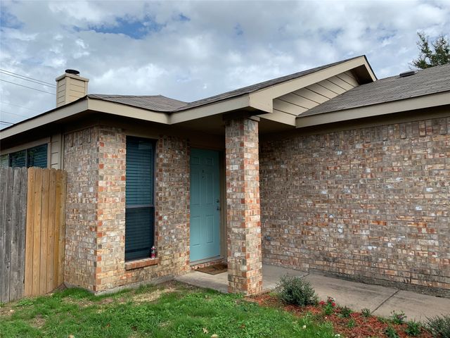1021 Olivewood Lane, Fort Worth, TX 76140