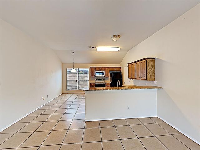1021 Olivewood Lane, Fort Worth, TX 76140