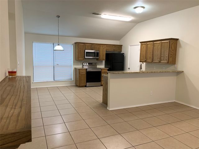 1021 Olivewood Lane, Fort Worth, TX 76140