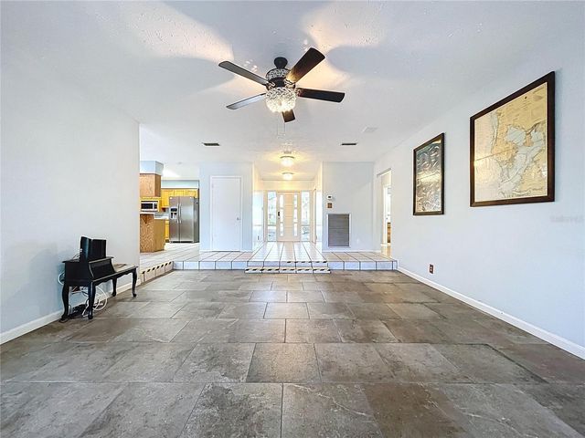 1601 N RIVERHILLS DRIVE, Temple Terrace, FL 33617