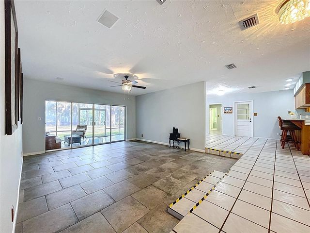 1601 N RIVERHILLS DRIVE, Temple Terrace, FL 33617