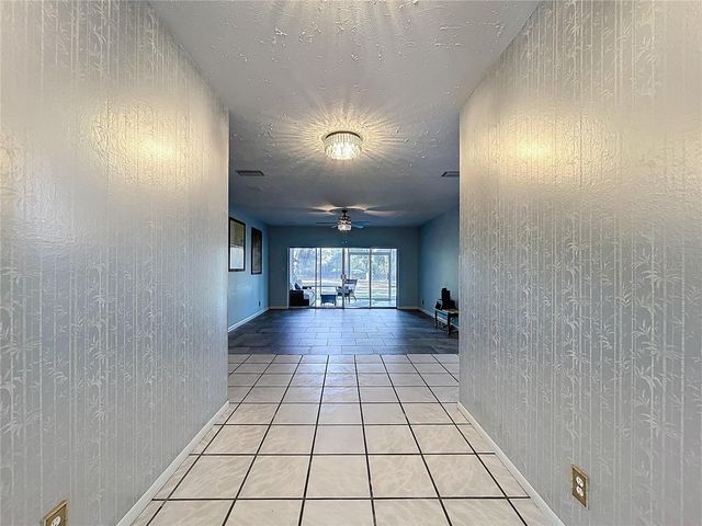 1601 N RIVERHILLS DRIVE, Temple Terrace, FL 33617