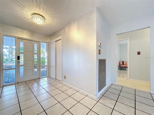 1601 N RIVERHILLS DRIVE, Temple Terrace, FL 33617