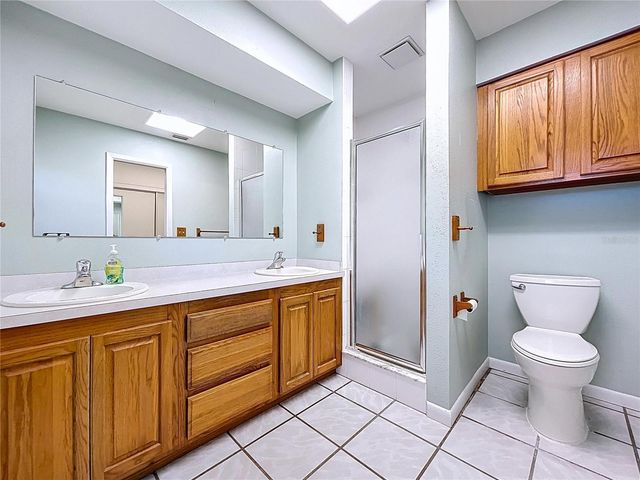 1601 N RIVERHILLS DRIVE, Temple Terrace, FL 33617