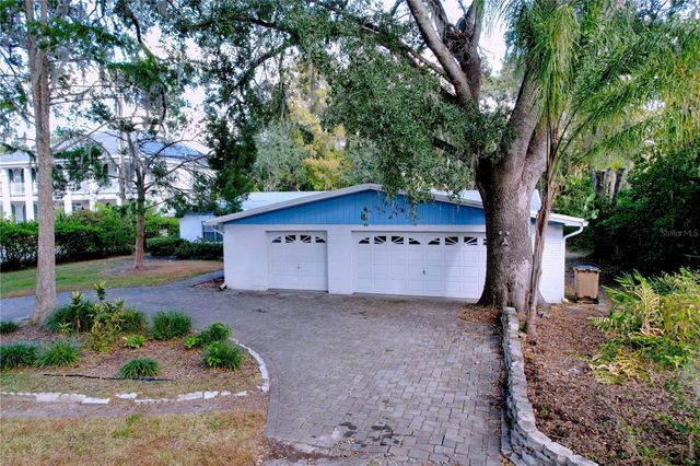 1601 N RIVERHILLS DRIVE, Temple Terrace, FL 33617