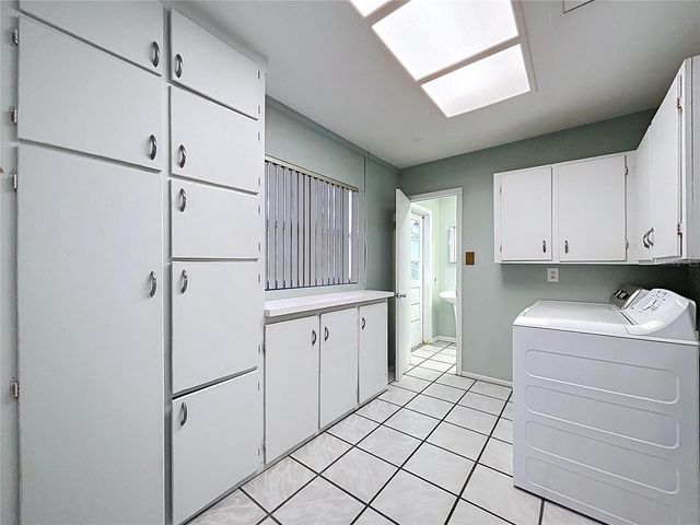 1601 N RIVERHILLS DRIVE, Temple Terrace, FL 33617