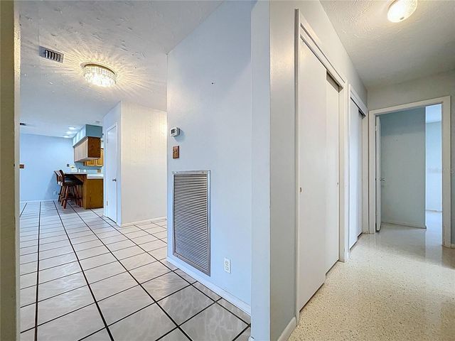 1601 N RIVERHILLS DRIVE, Temple Terrace, FL 33617