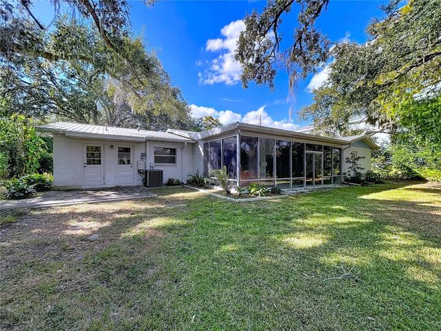 1601 N RIVERHILLS DRIVE, Temple Terrace, FL 33617
