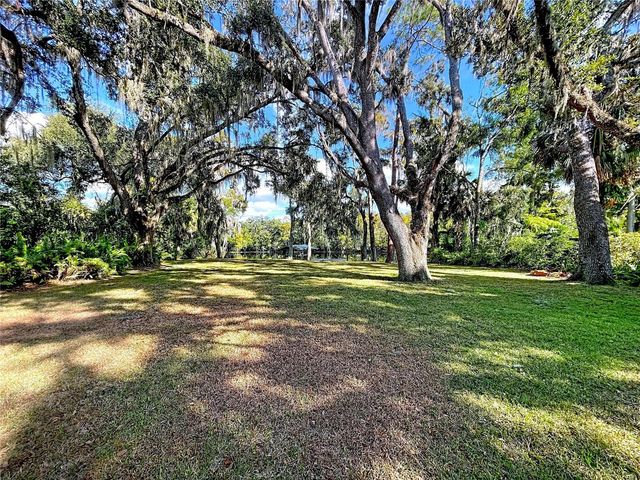 1601 N RIVERHILLS DRIVE, Temple Terrace, FL 33617