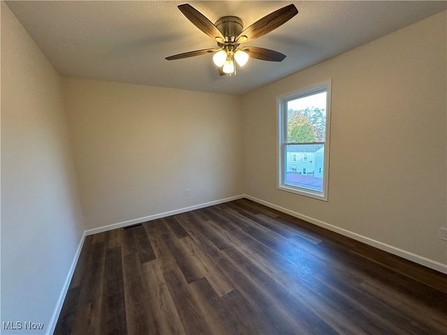 210 Granada Avenue, Youngstown, OH 44504