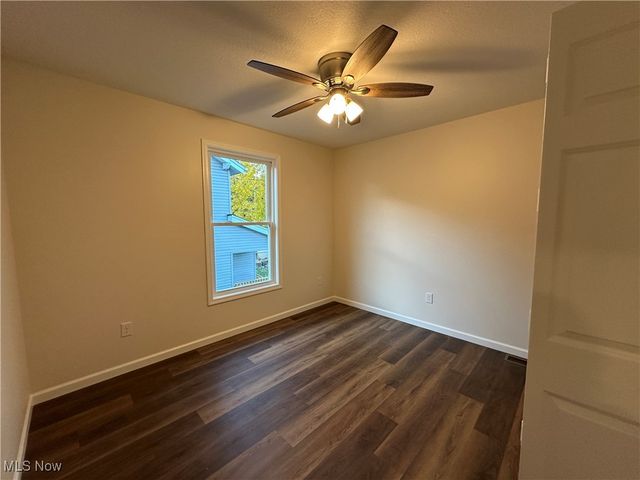 210 Granada Avenue, Youngstown, OH 44504