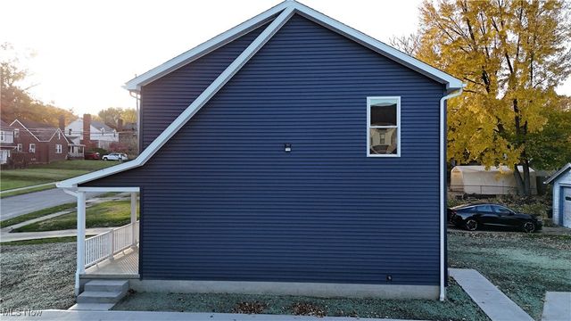 210 Granada Avenue, Youngstown, OH 44504