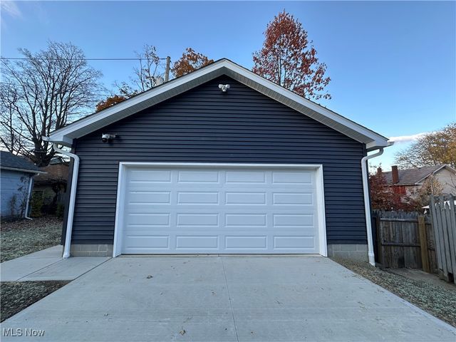 210 Granada Avenue, Youngstown, OH 44504