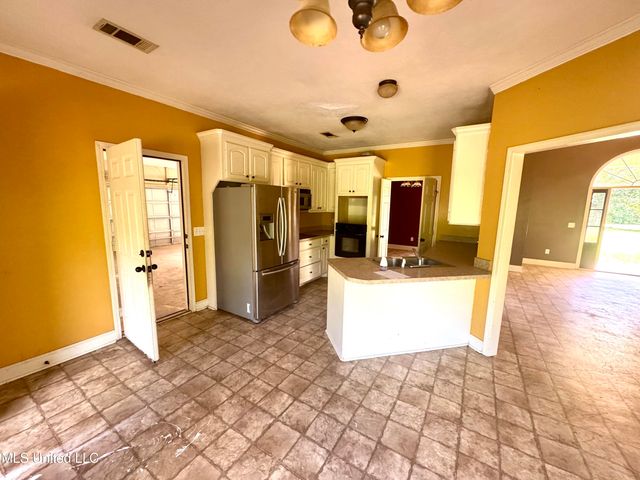 4253 Highway 43, Canton, MS 39046