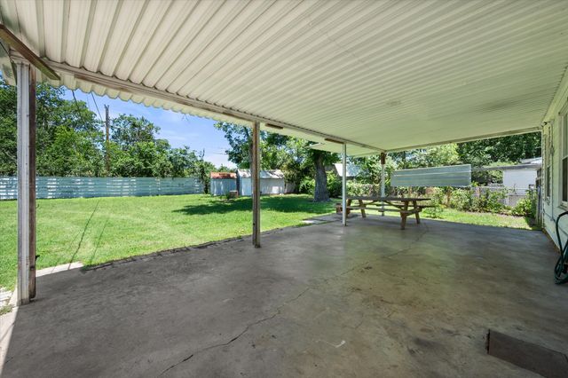 7428 Mohawk Avenue, Fort Worth, TX 76116