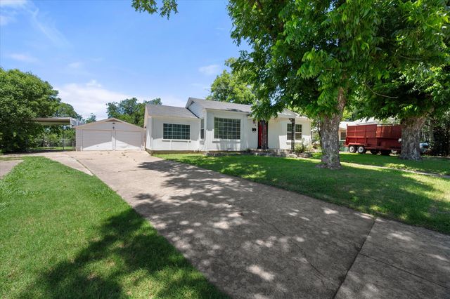 7428 Mohawk Avenue, Fort Worth, TX 76116