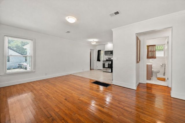 7428 Mohawk Avenue, Fort Worth, TX 76116