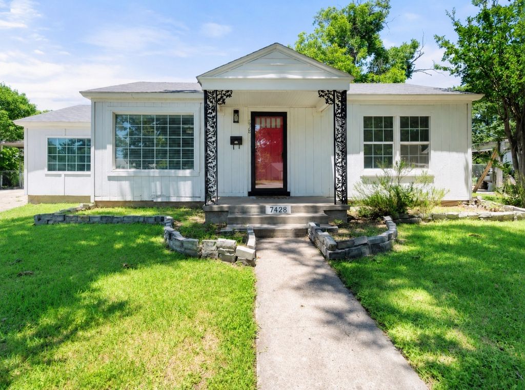 7428 Mohawk Avenue, Fort Worth, TX 76116